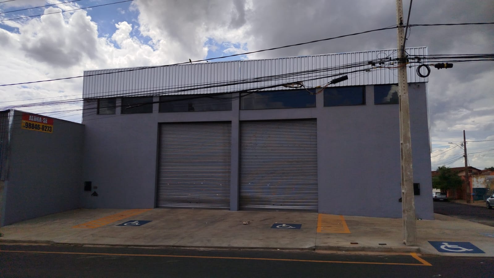 🏢 OPORTUNIDADE ÚNICA! 2 Barracões Comerciais de 300m² Cada, na Melhor Localização de Uberlândia! 🚀