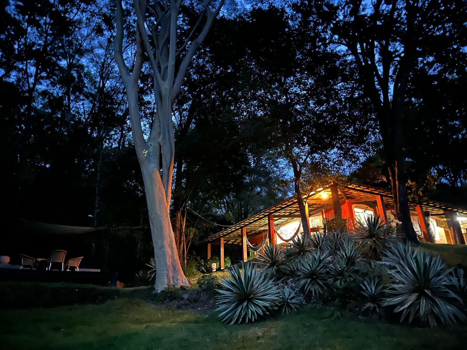 🌅 Aconchego Exclusivo à Beira da Represa de Emborcação - Cascalho Rico, MG! 🏡